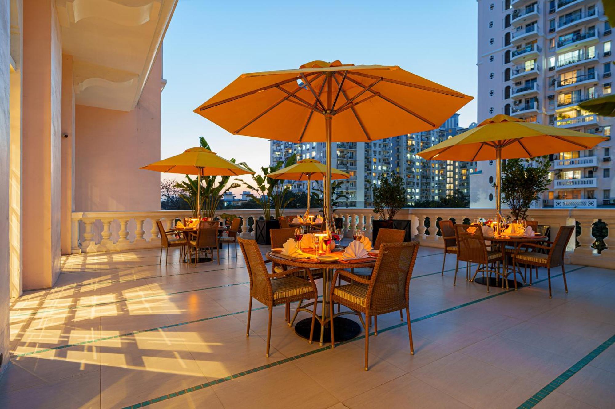 Hotel DLF Club 5 - Golf Course Road Gurgaon Zewnętrze zdjęcie
