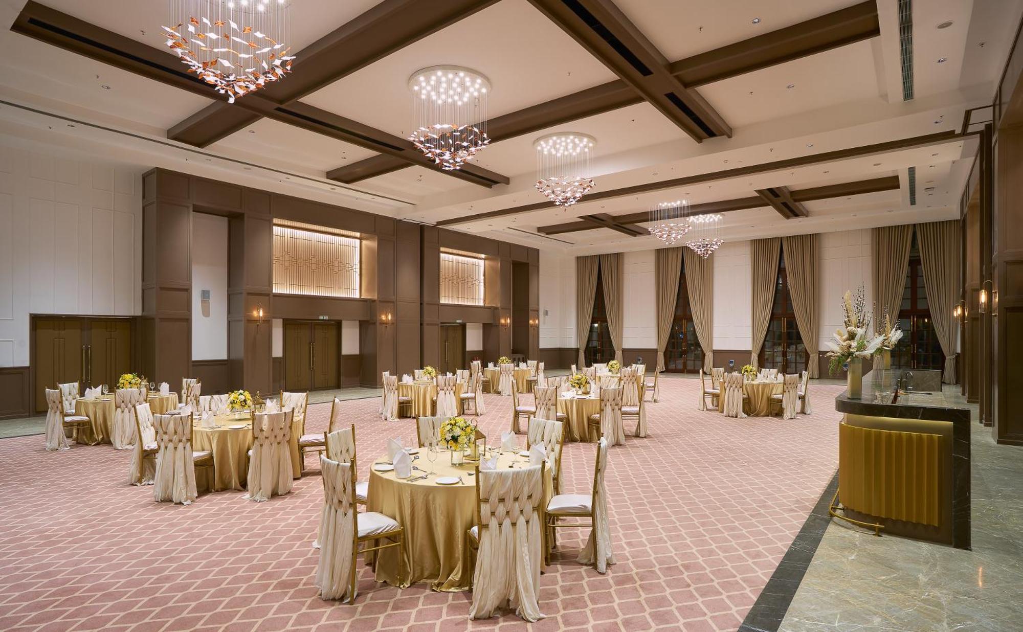 Hotel DLF Club 5 - Golf Course Road Gurgaon Zewnętrze zdjęcie
