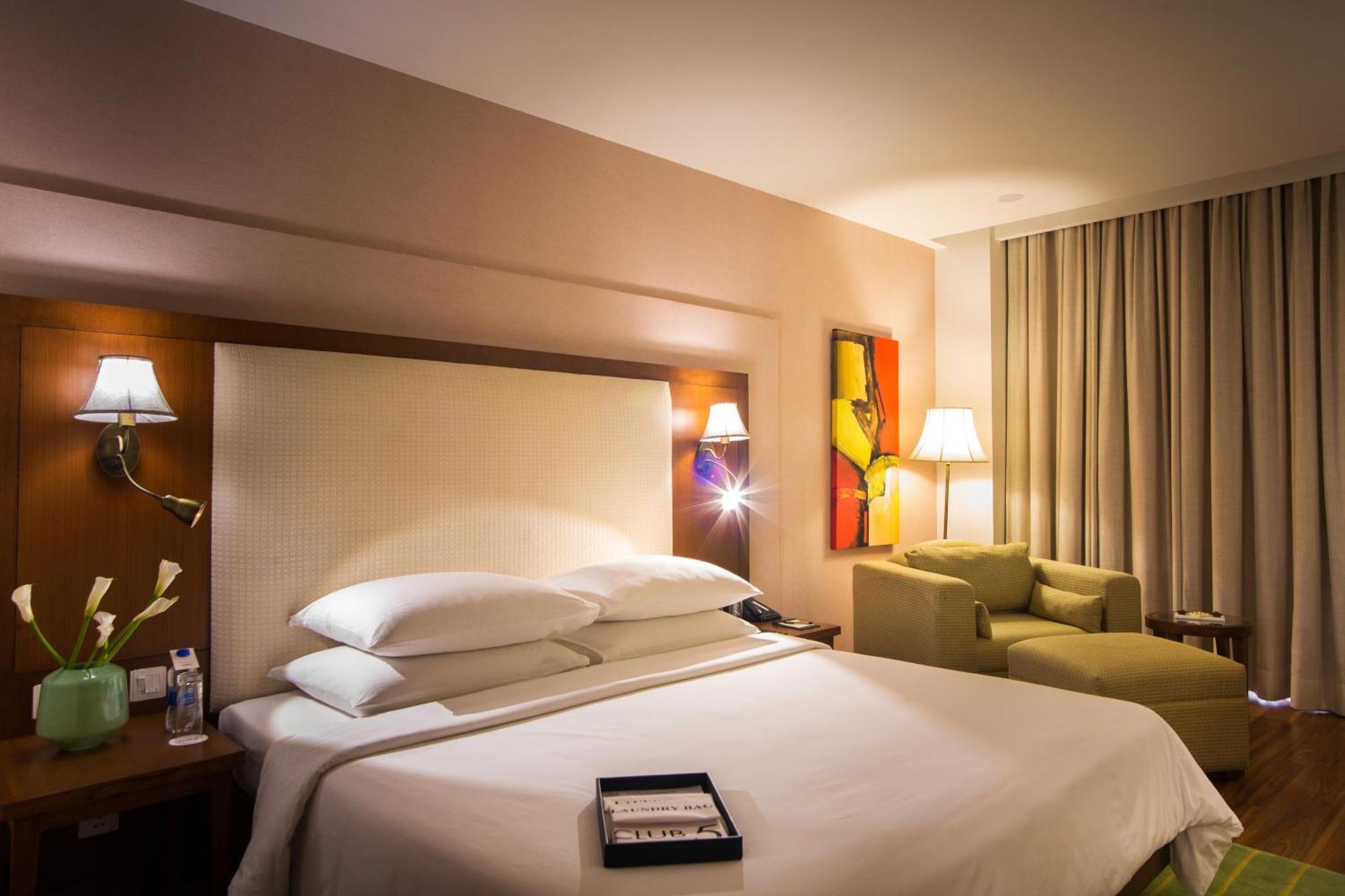 Hotel DLF Club 5 - Golf Course Road Gurgaon Zewnętrze zdjęcie