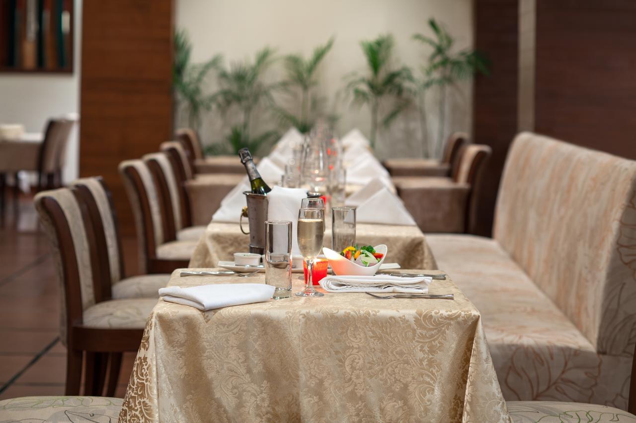 Hotel DLF Club 5 - Golf Course Road Gurgaon Zewnętrze zdjęcie